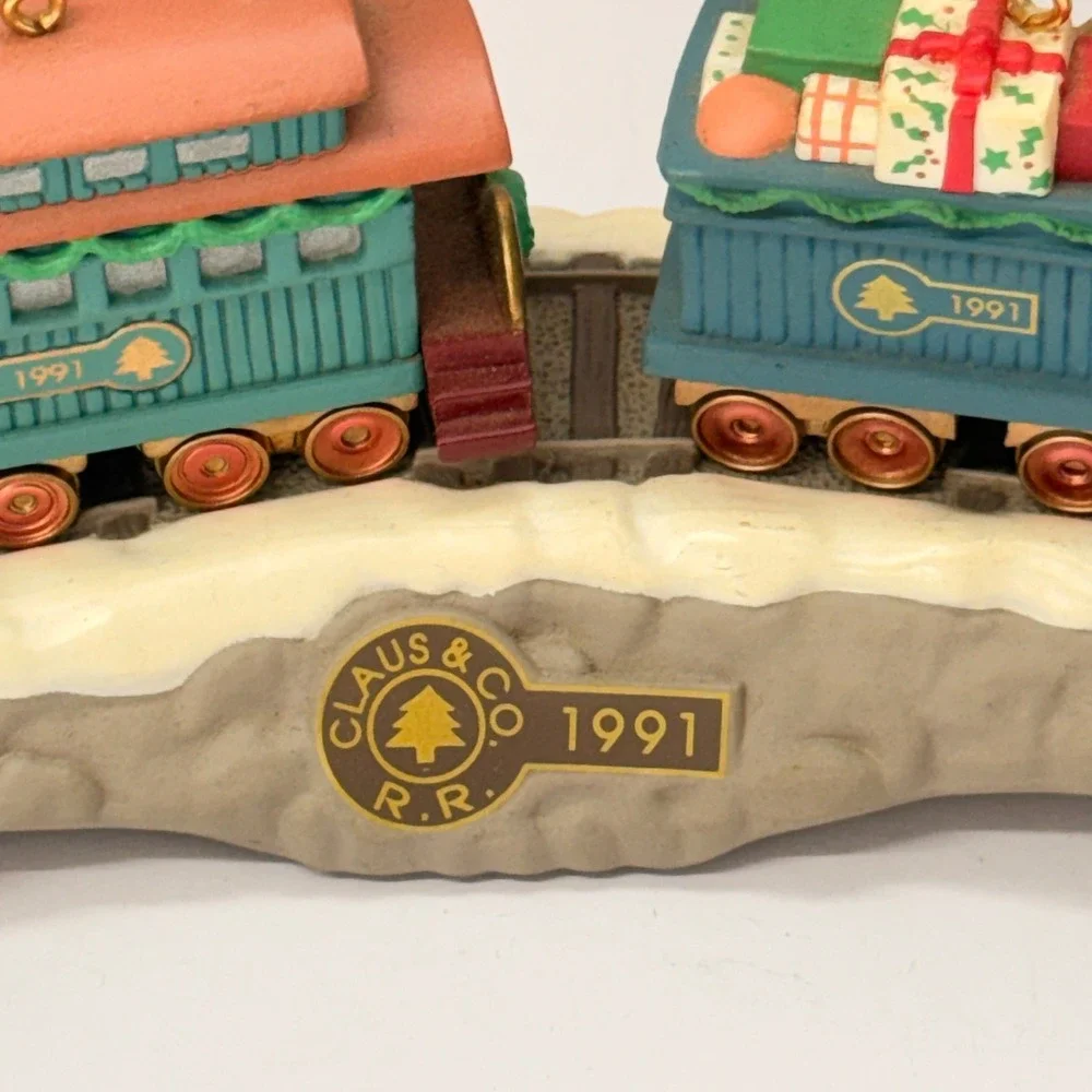 1991 Hallmark Keepsake Claus & Co RR Train Ornament Set 1-4 with Display Base
